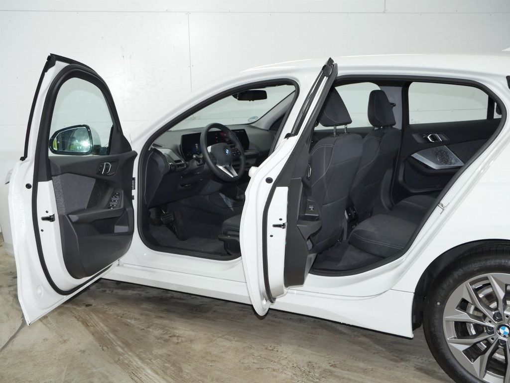 BMW 120 2024