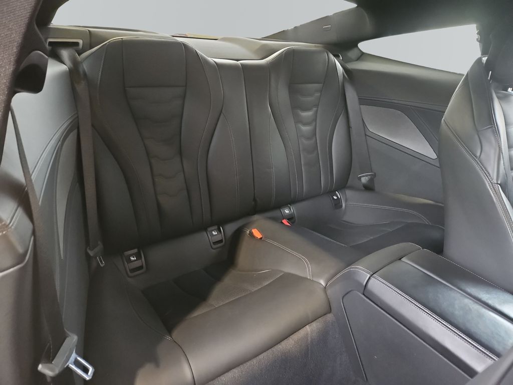 BMW M850 2023