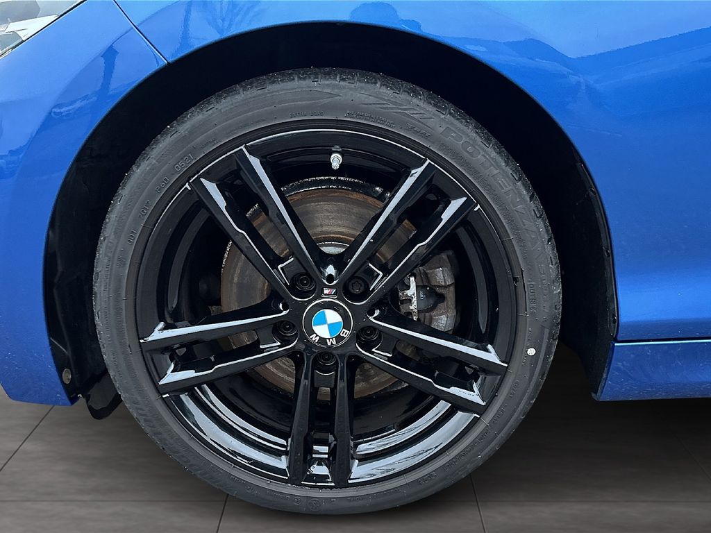 BMW 230 2021