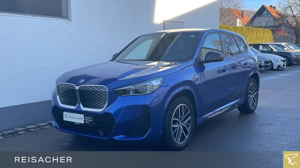 BMW iX1 2023