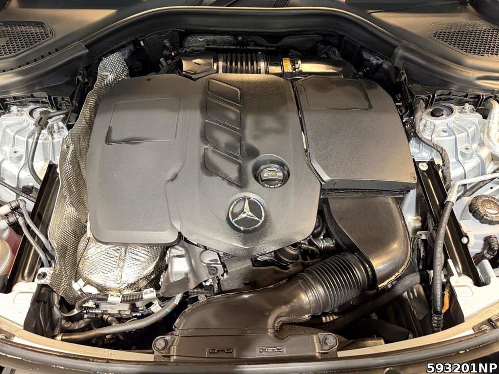 Mercedes-Benz GLC 300 2025