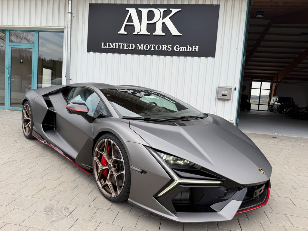 Lamborghini Revuelto 2025