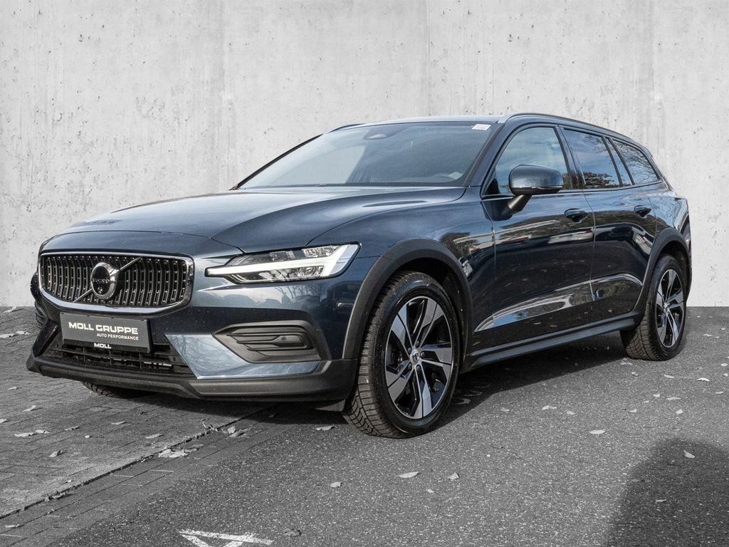 Volvo V60 Cross Country 2023