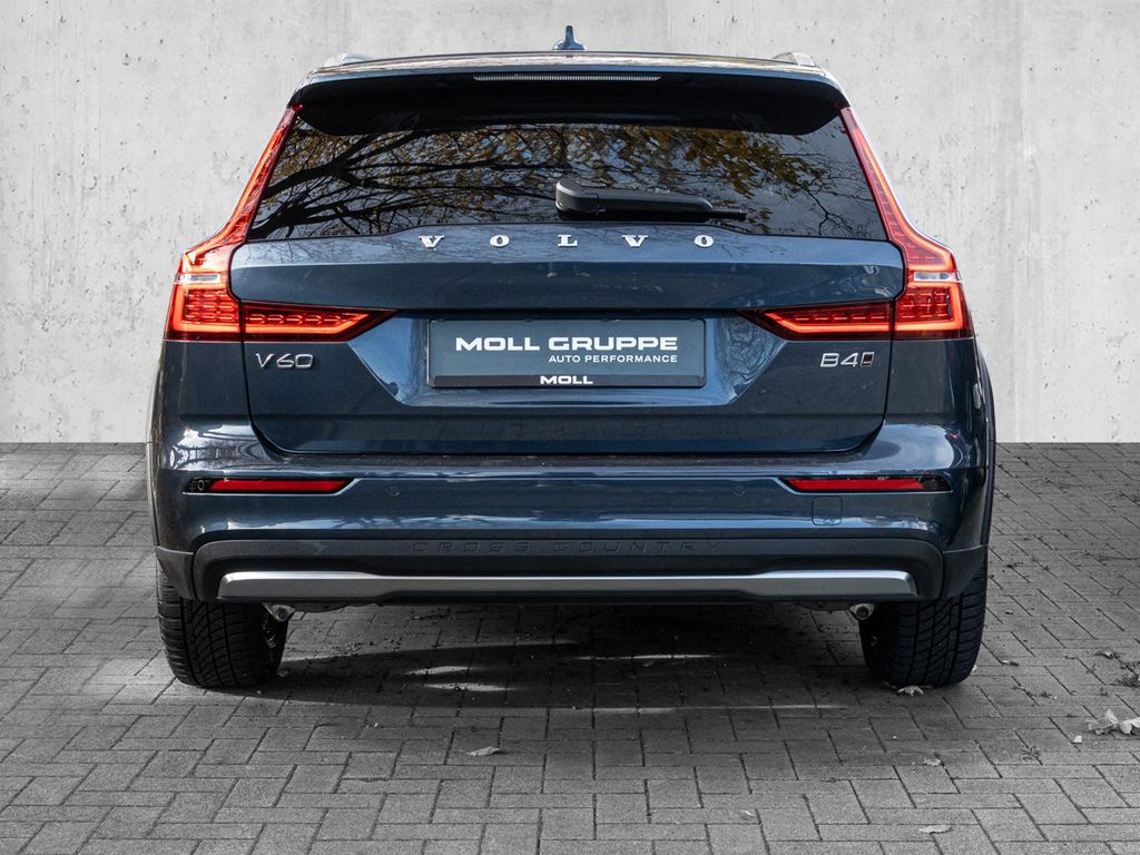 Volvo V60 Cross Country 2023