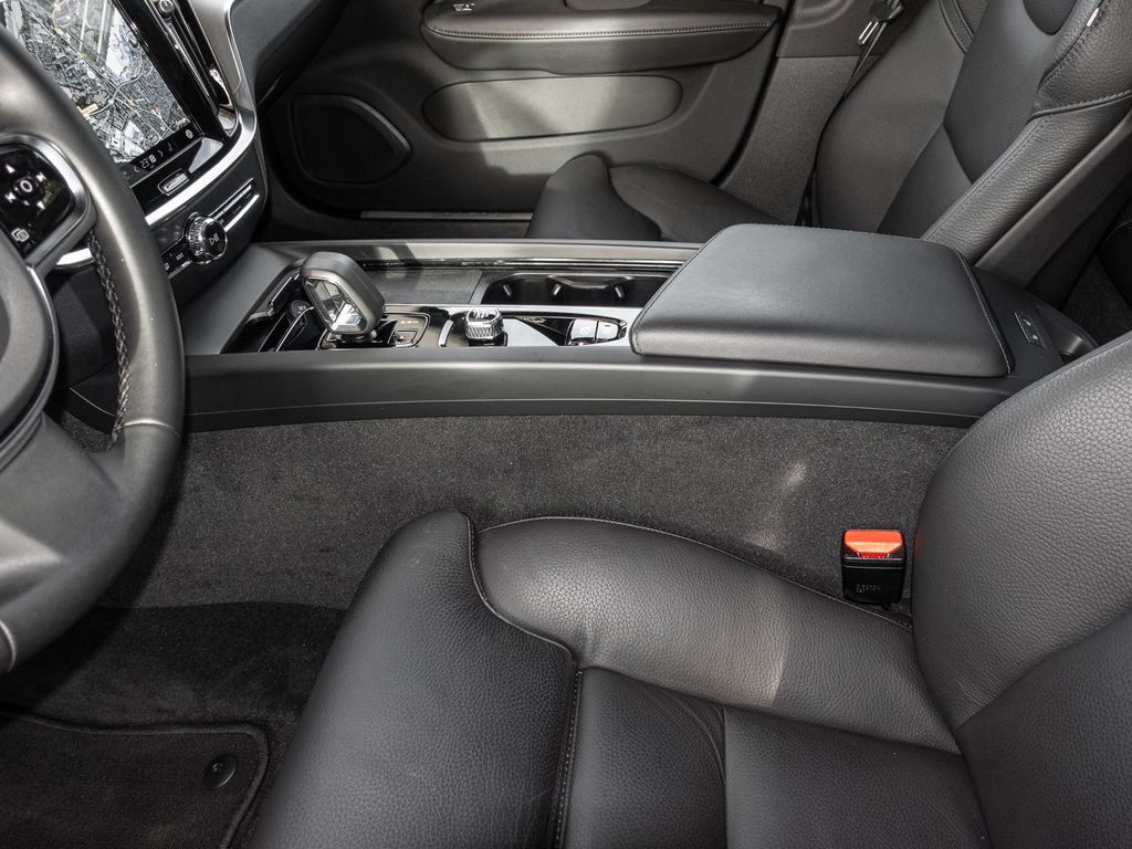 Volvo V60 Cross Country 2023