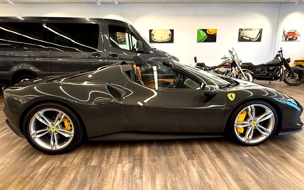 Ferrari 296 GTS 2025