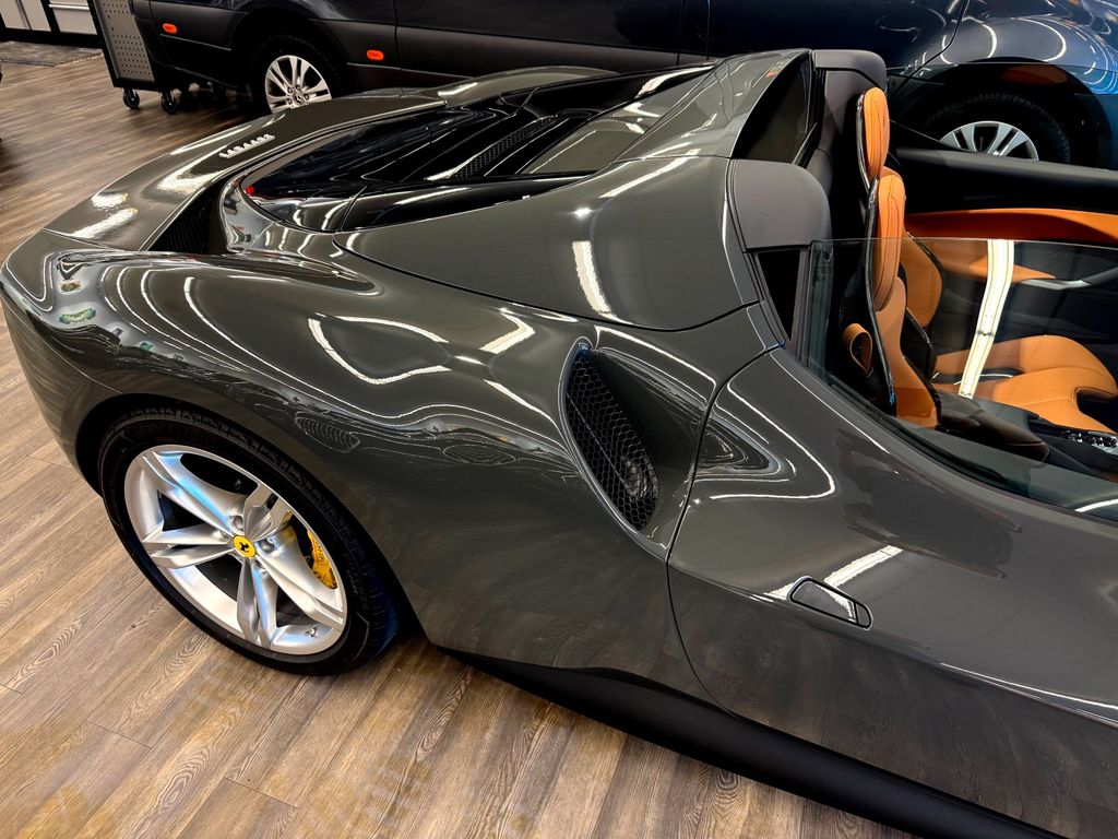 Ferrari 296 GTS 2025