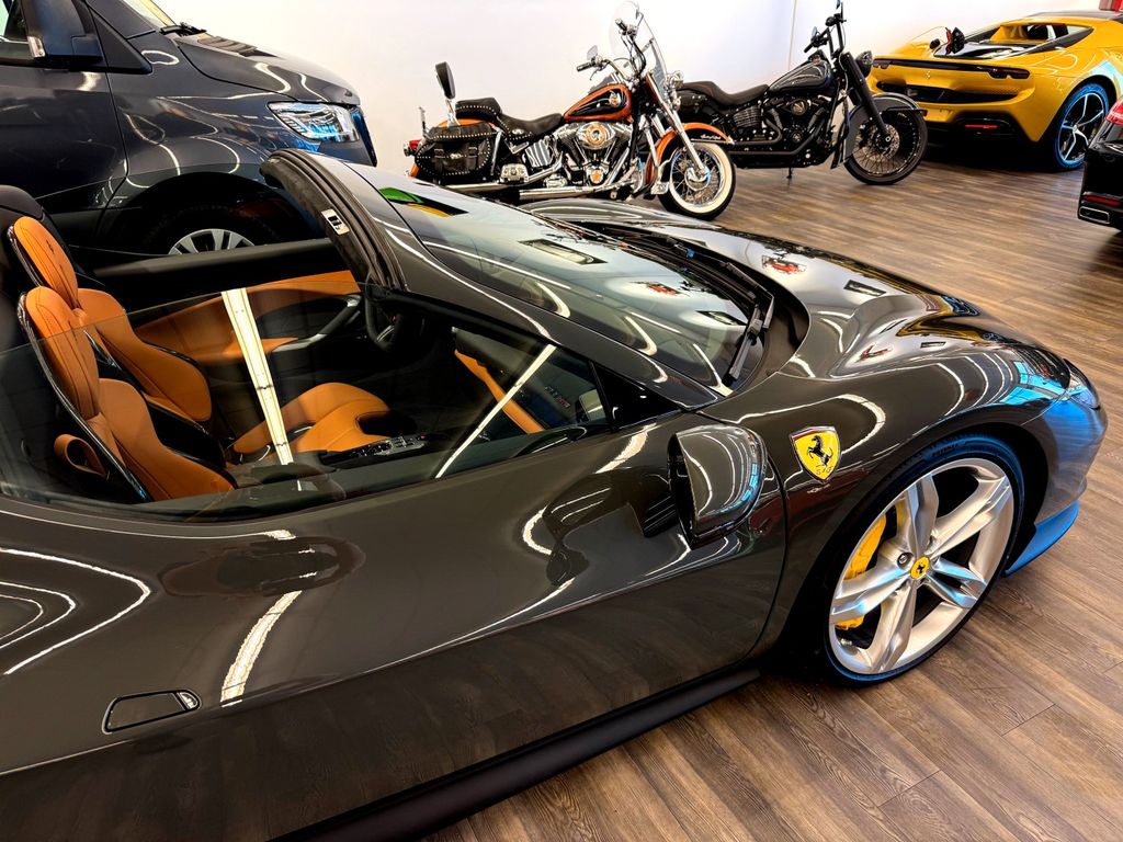 Ferrari 296 GTS 2025