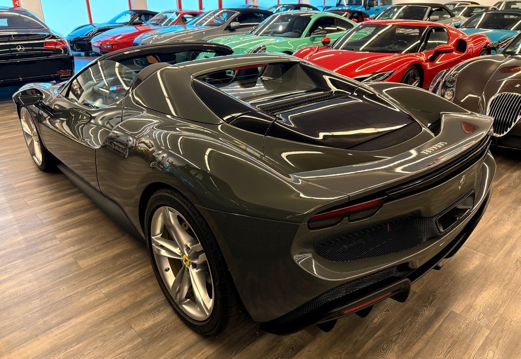 Ferrari 296 GTS 2025