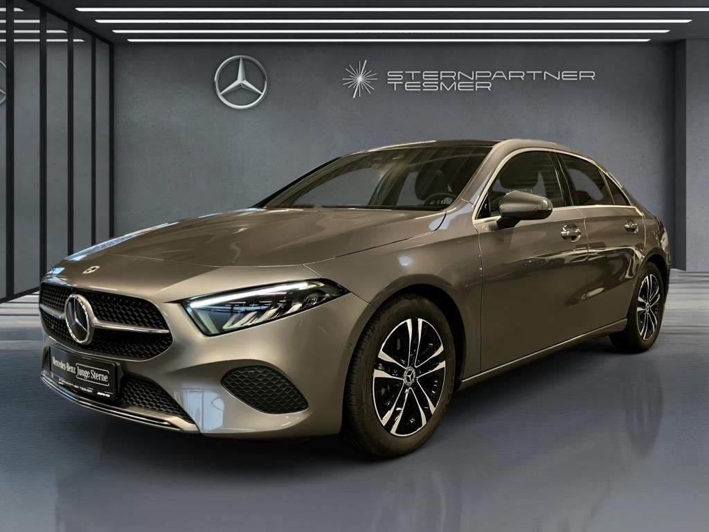 Mercedes-Benz A 200 2023