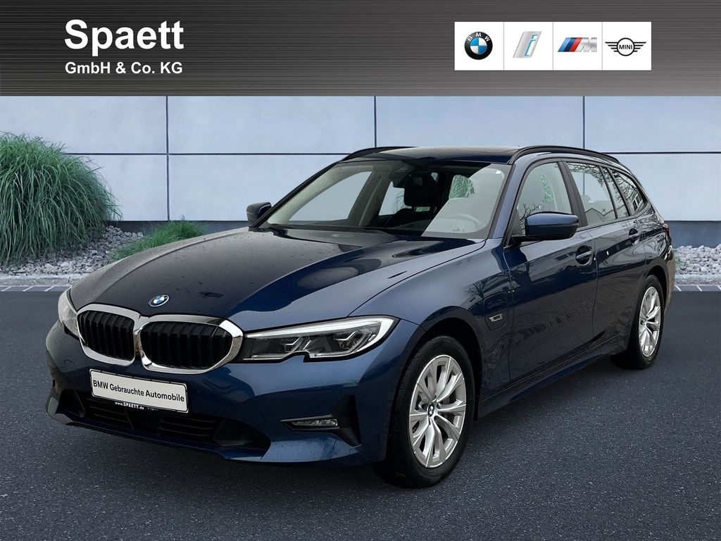 BMW 330 2022