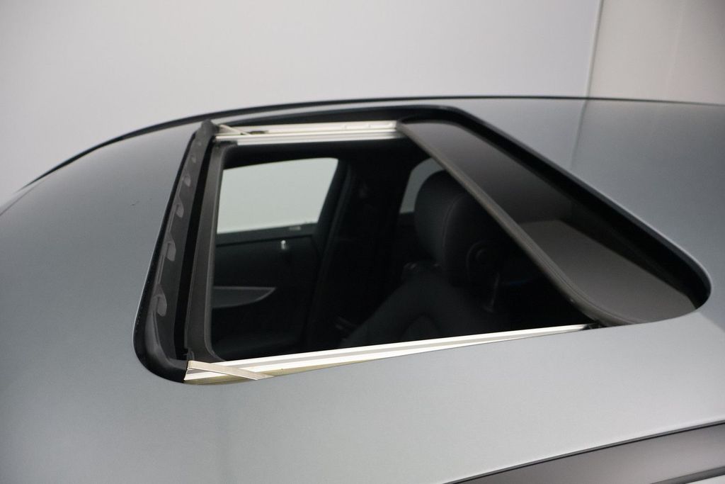 Mercedes-Benz EQC 2020