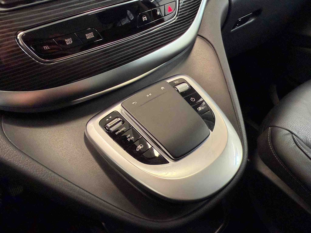 Mercedes-Benz EQV 2024