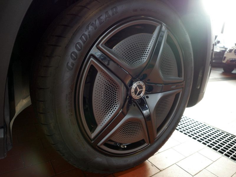 Mercedes-Benz EQE SUV 2024