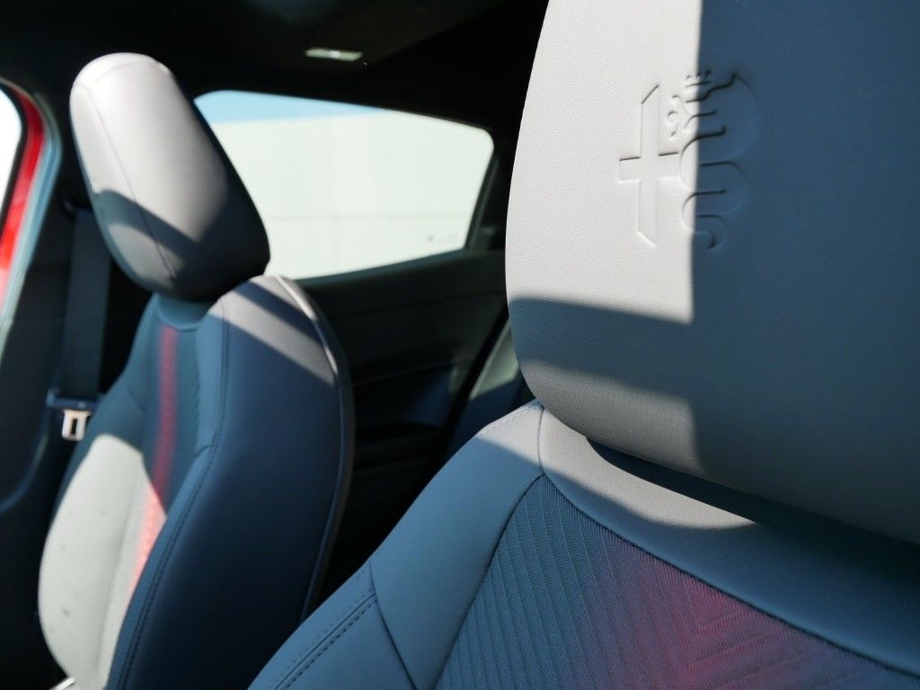 Alfa Romeo Junior 2025