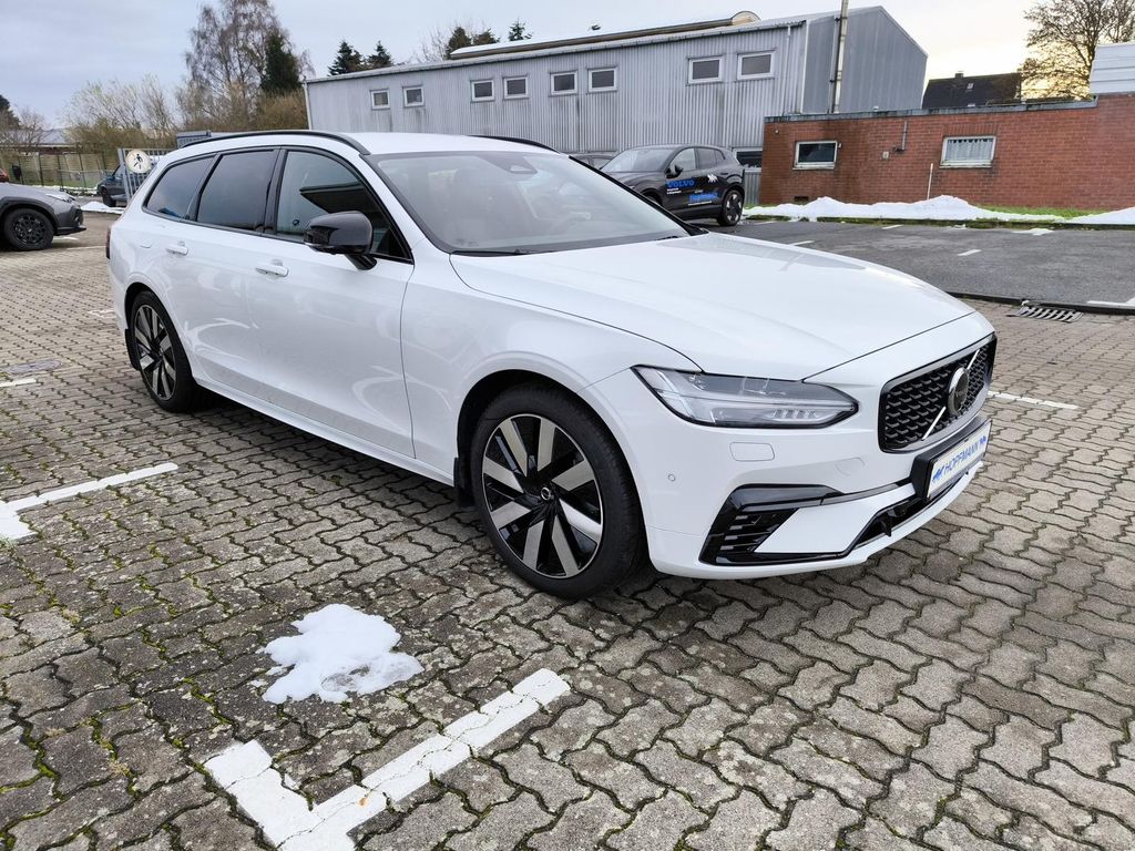 Volvo V90 2024