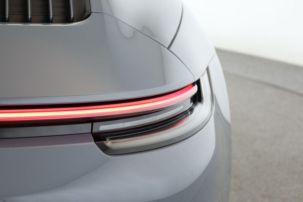 Porsche 992 2023