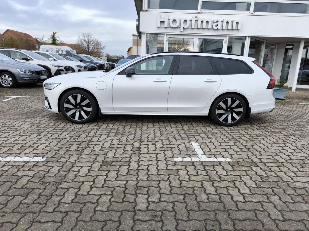 Volvo V90 2024