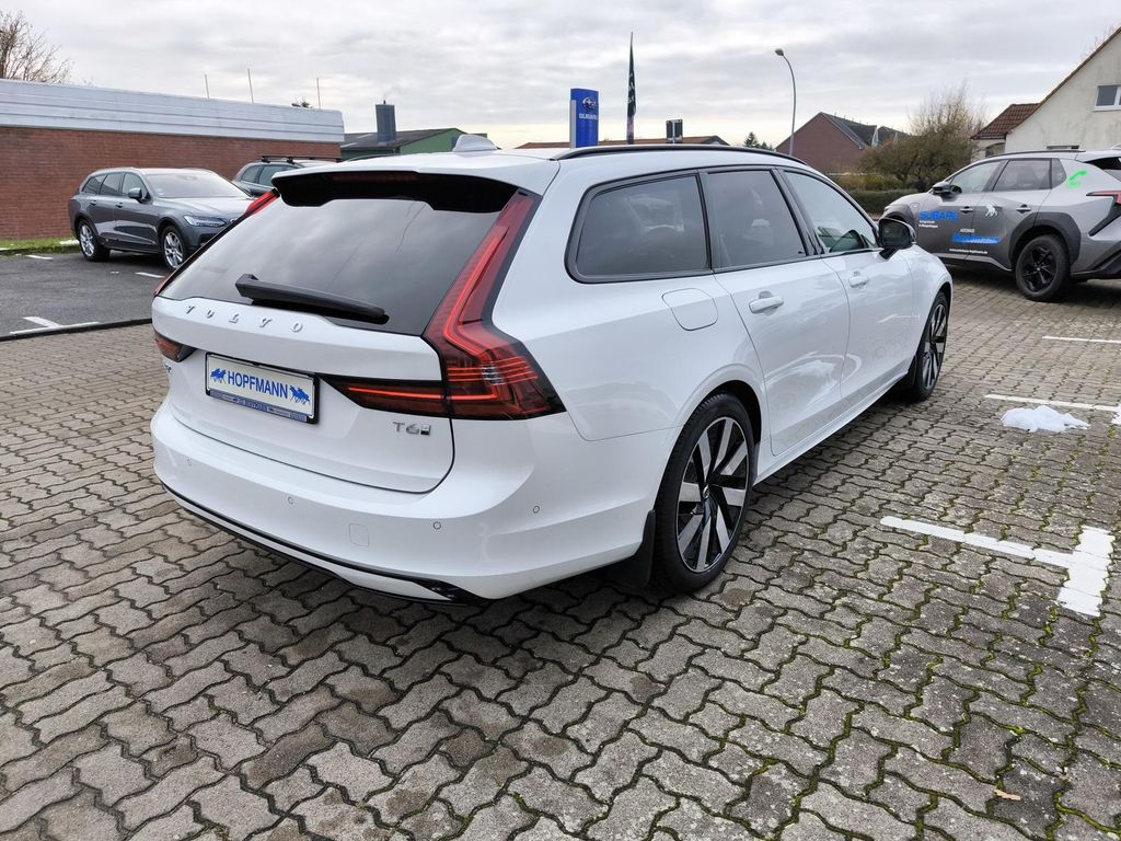 Volvo V90 2024