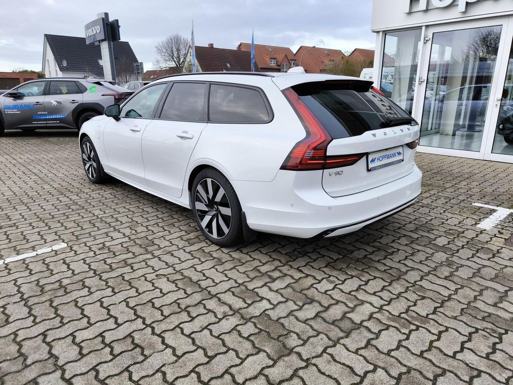 Volvo V90 2024