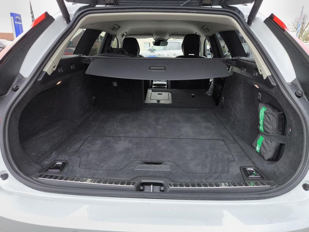 Volvo V90 2024