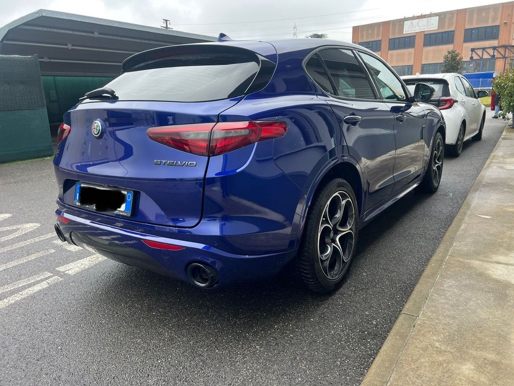 Alfa Romeo Stelvio 2021