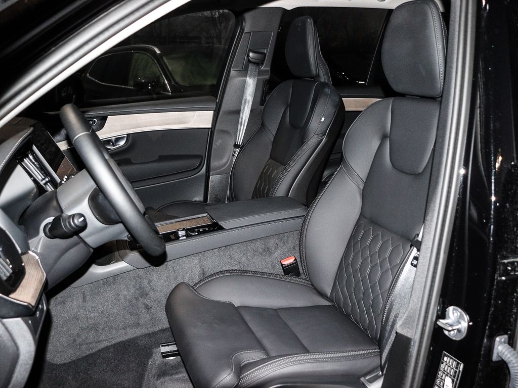 Volvo XC90 2025