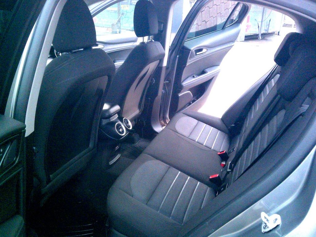 Alfa Romeo Stelvio 2021