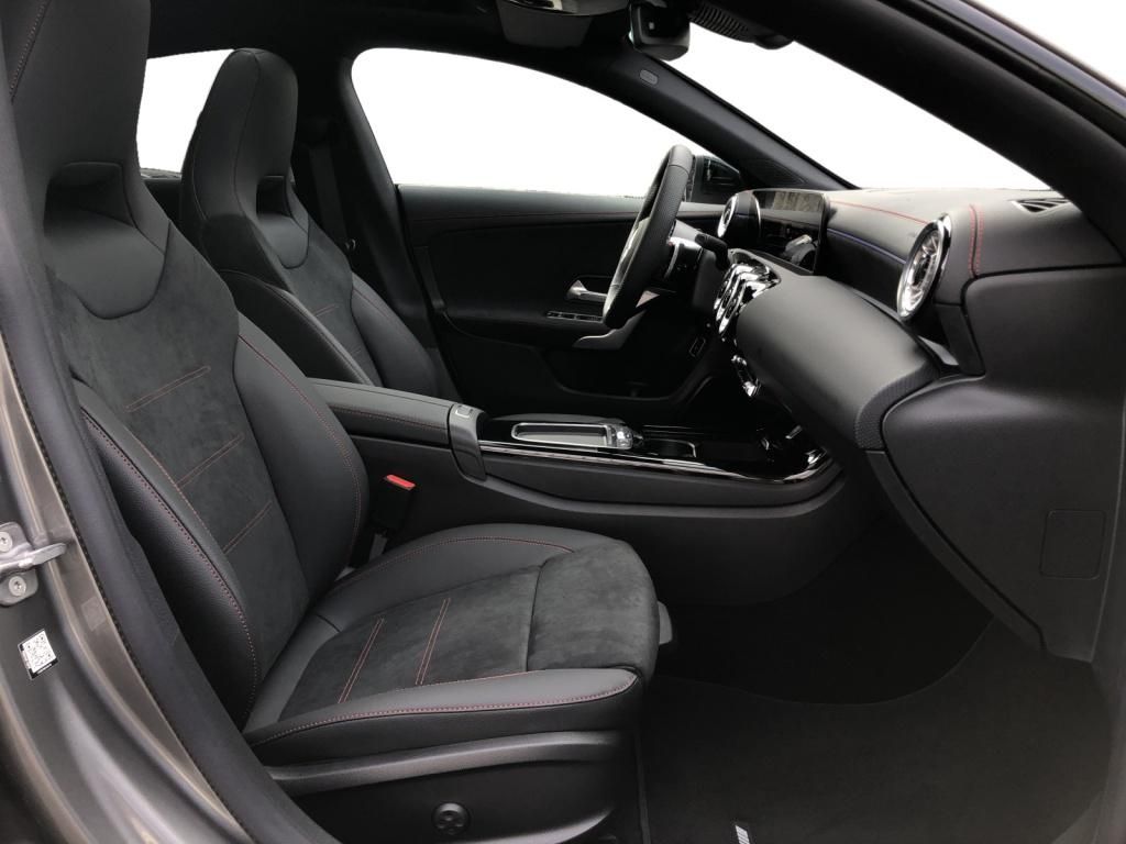 Mercedes-Benz CLA 220 2025