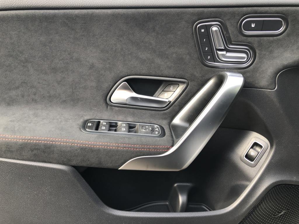 Mercedes-Benz CLA 220 2025