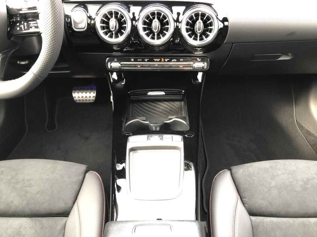 Mercedes-Benz CLA 220 2025