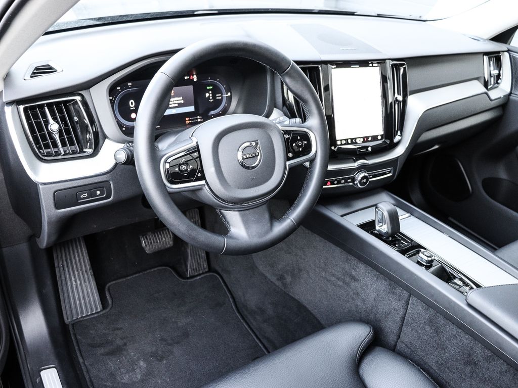 Volvo XC60 2025