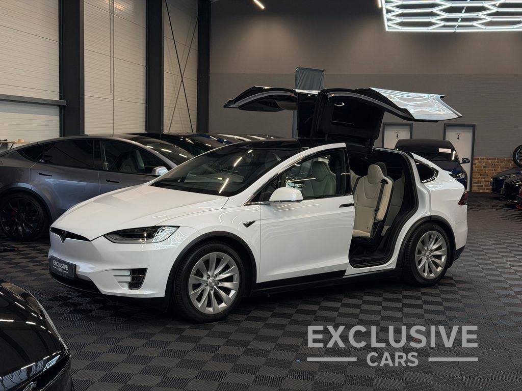 Tesla Model X 2020