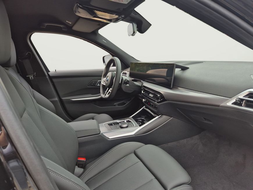 BMW 318 2025