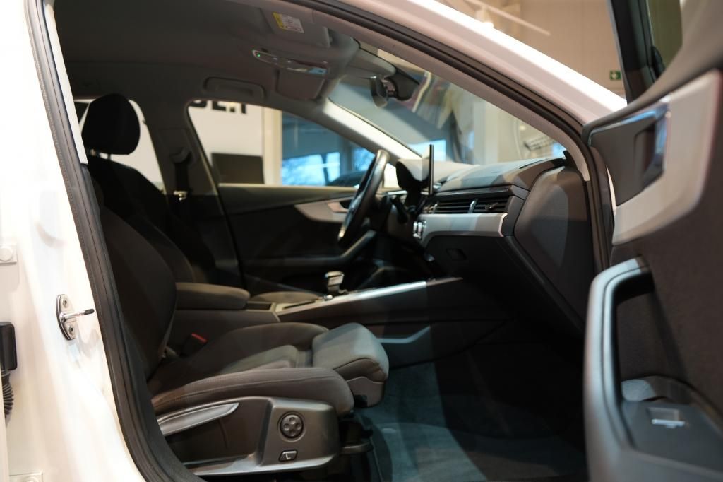 Audi A4 2023