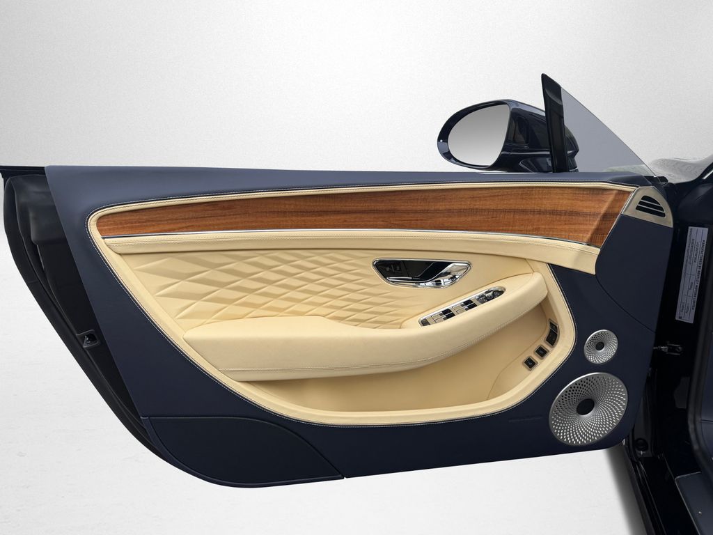 Bentley Continental GTC 2025