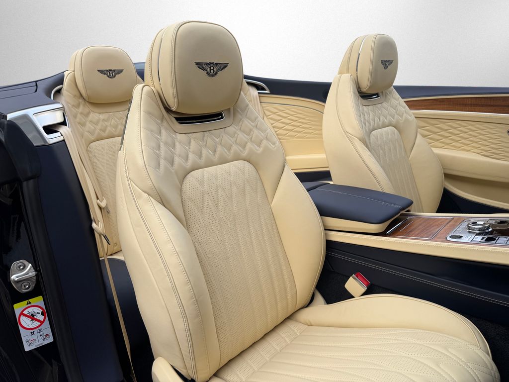 Bentley Continental GTC 2025