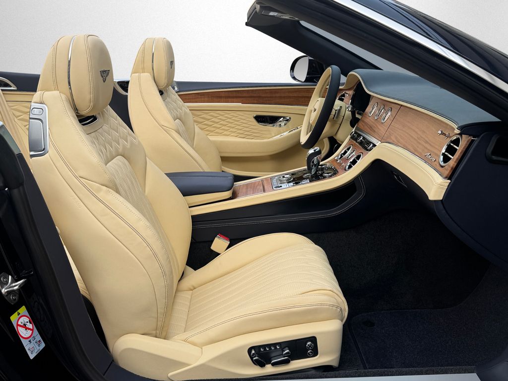 Bentley Continental GTC 2025