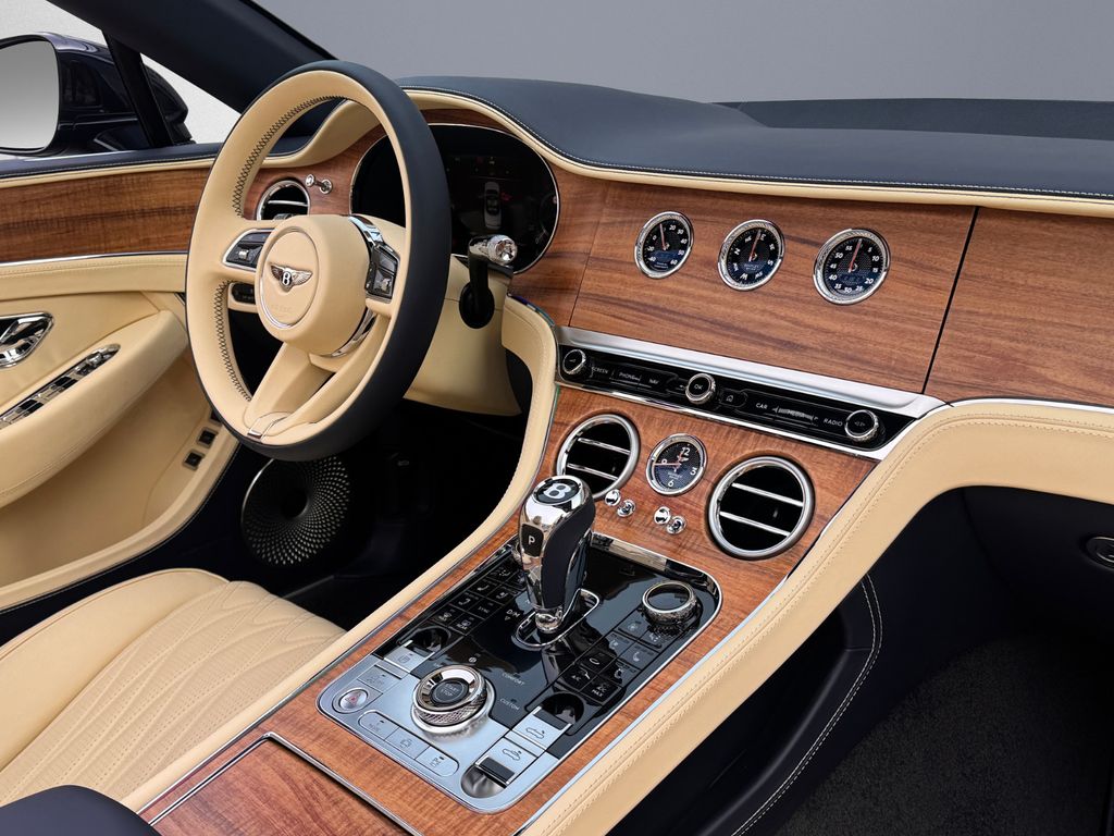 Bentley Continental GTC 2025