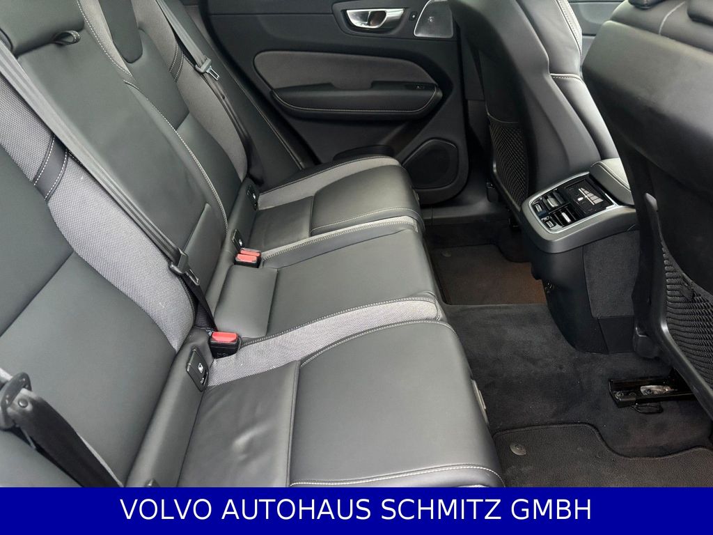 Volvo XC60 2025