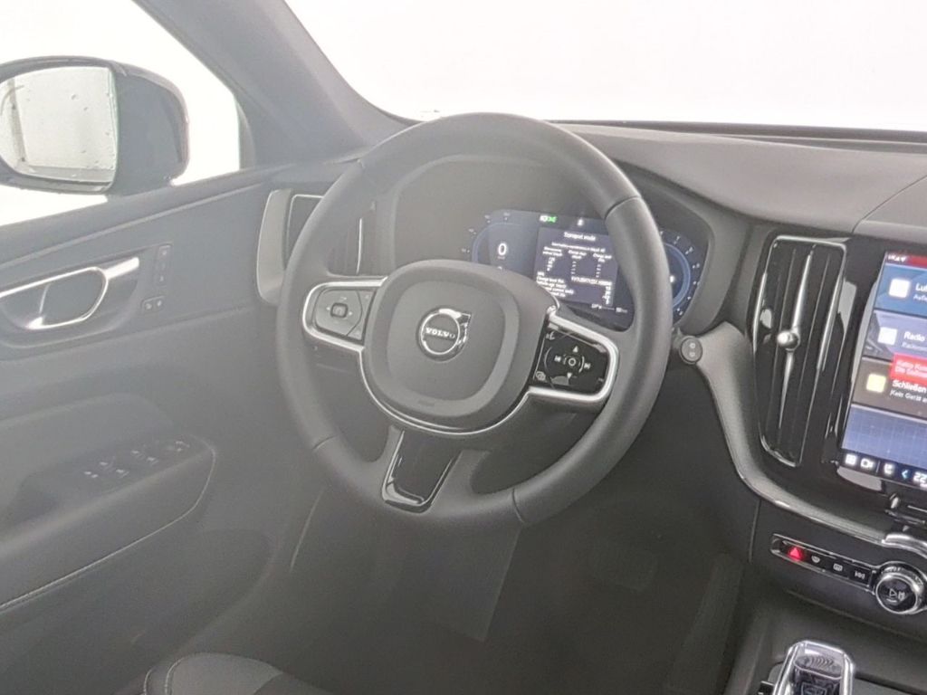Volvo XC60 2025