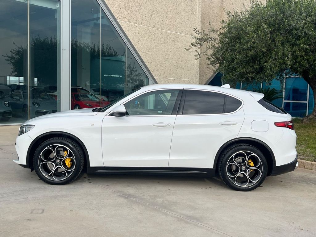 Alfa Romeo Stelvio 2021