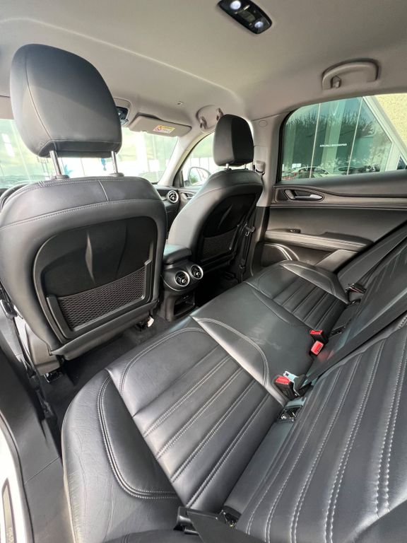 Alfa Romeo Stelvio 2021