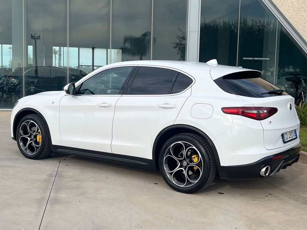 Alfa Romeo Stelvio 2021