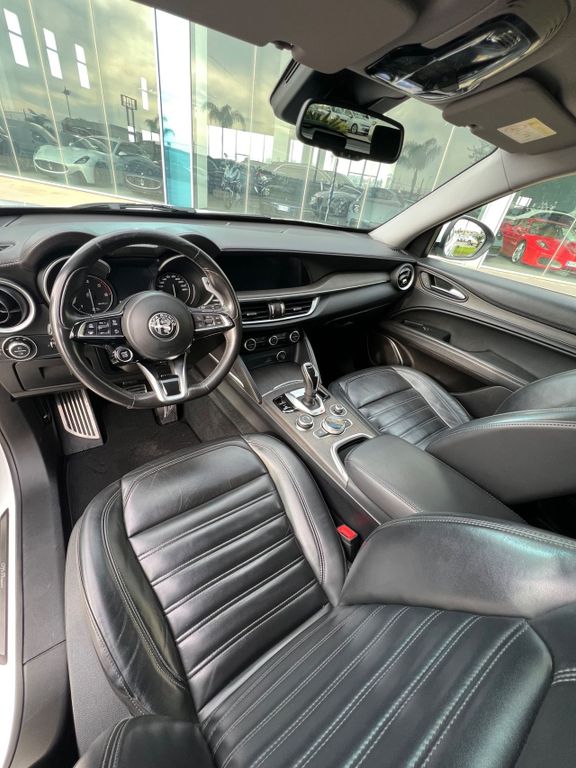 Alfa Romeo Stelvio 2021