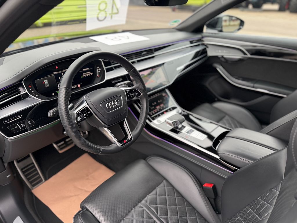 Audi A8 2022