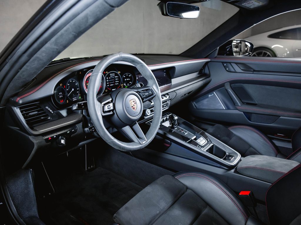 Porsche 992 2023