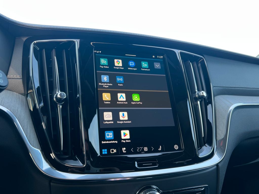 Volvo V60 2025