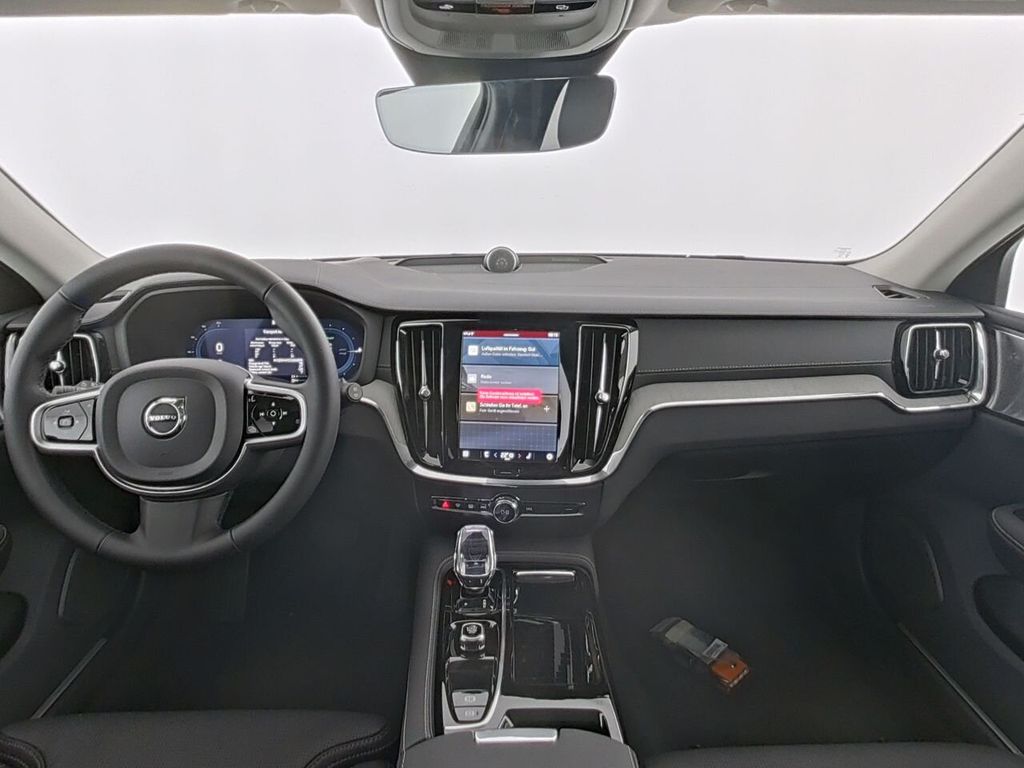 Volvo V60 2025