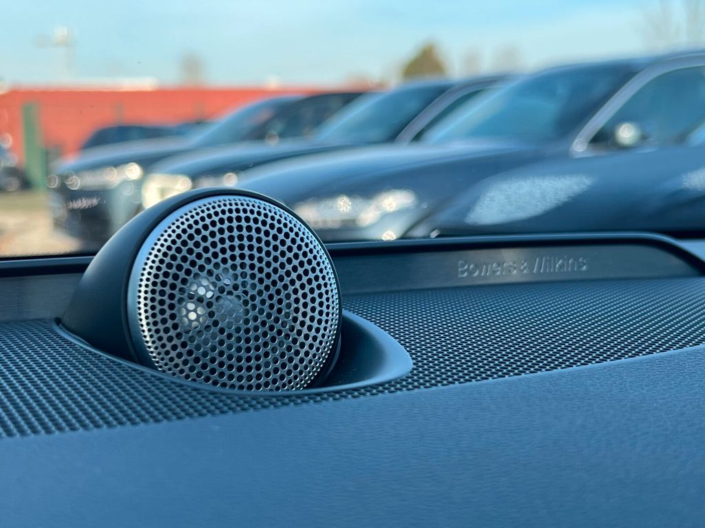 Volvo V60 2025